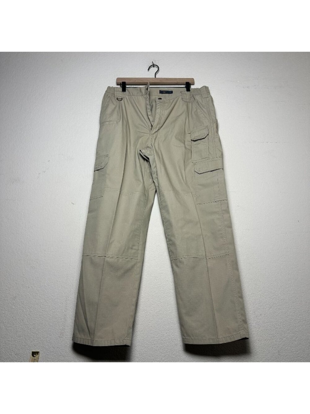 5.11 Tactical Microfiber Cargo Pant Men 36x30 Elastic Khaki Stretch Outerwear